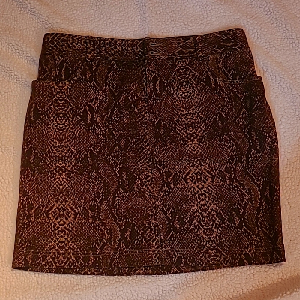 Chaps denim snake print zip front 2 button skirt